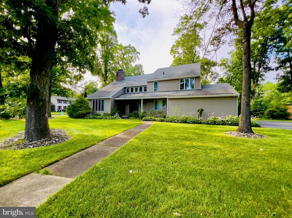 2870 Driftwood Ln, Vineland, NJ 08361