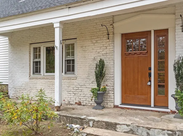 86 School St, Acton, MA 01720