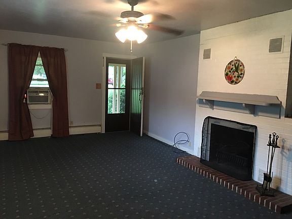 2nd image of 864 E Elm St