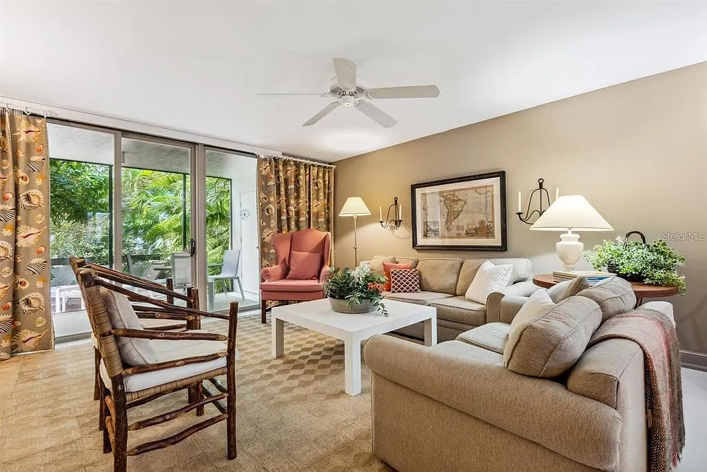 2 bed, 2.0 bath, 1640 sqft, $4,200 — Photo 4