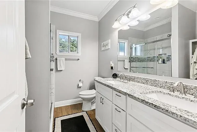 3136 Lexington St — Photo 8