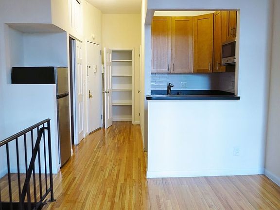 2nd image of 409 E 78th St APT B