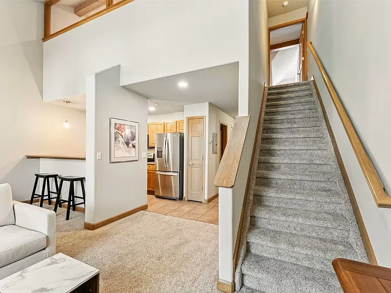 720 Lakepoint Dr — Photo 4