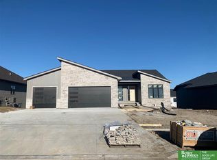 8900 Rocky Top Rd, Lincoln, NE 68526