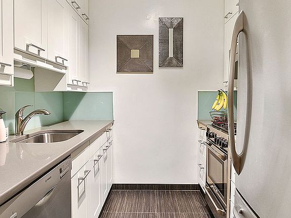 4th image of 16 W 16th St APT 1JN