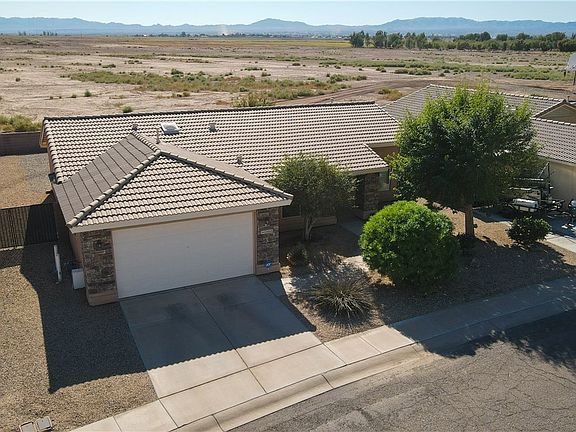 4th image of 2460 E Saguaro Drive