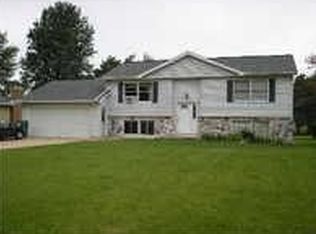 2867 Loehrs Landing Dr, Hastings, MI 49058