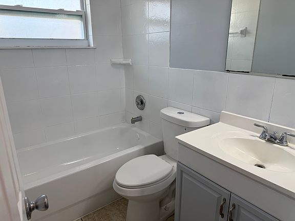 3rd image of 2521 Templewood Dr