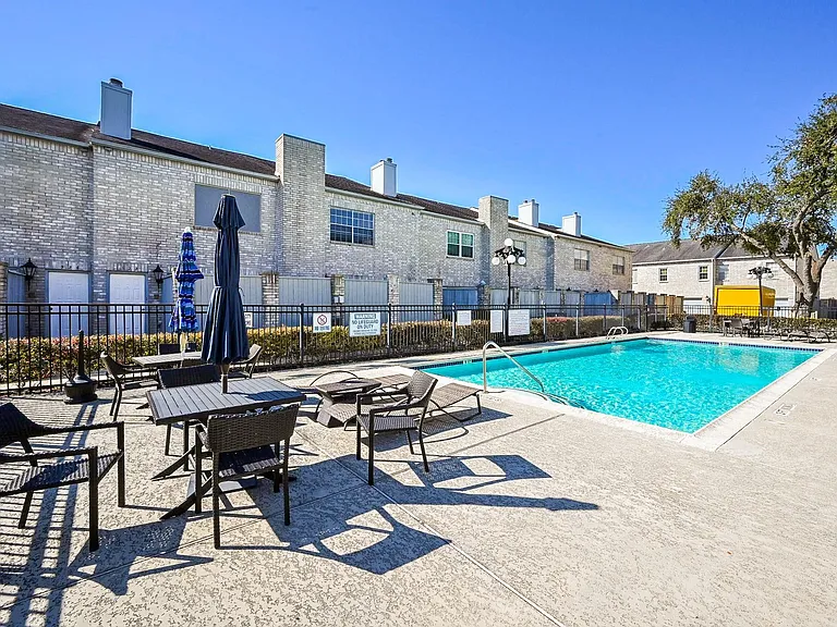 338 Wilcrest Dr #338 — Photo 18