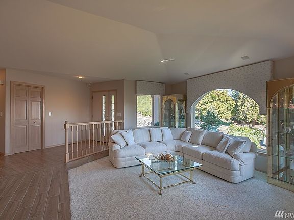 3rd image of 1823 Rocklund Dr