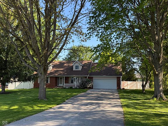 2nd image of 604 W Jane Dr