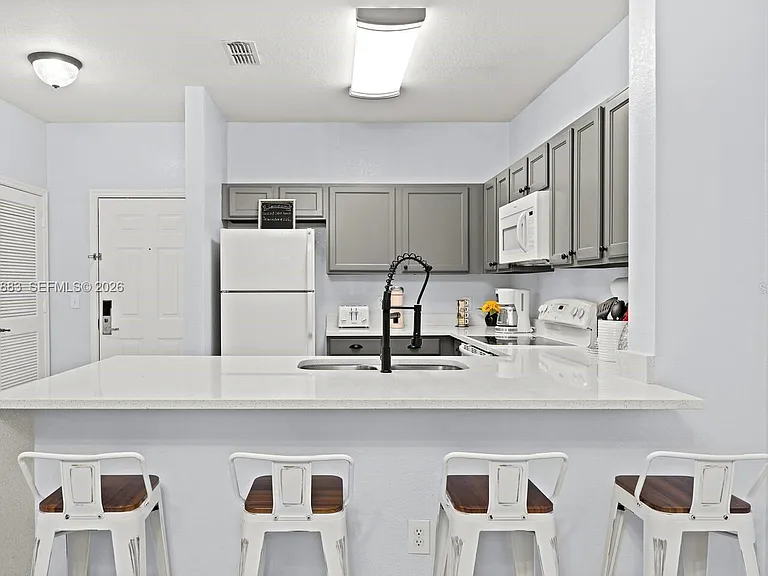 3175 Feltrim Pl #305 — Photo 7
