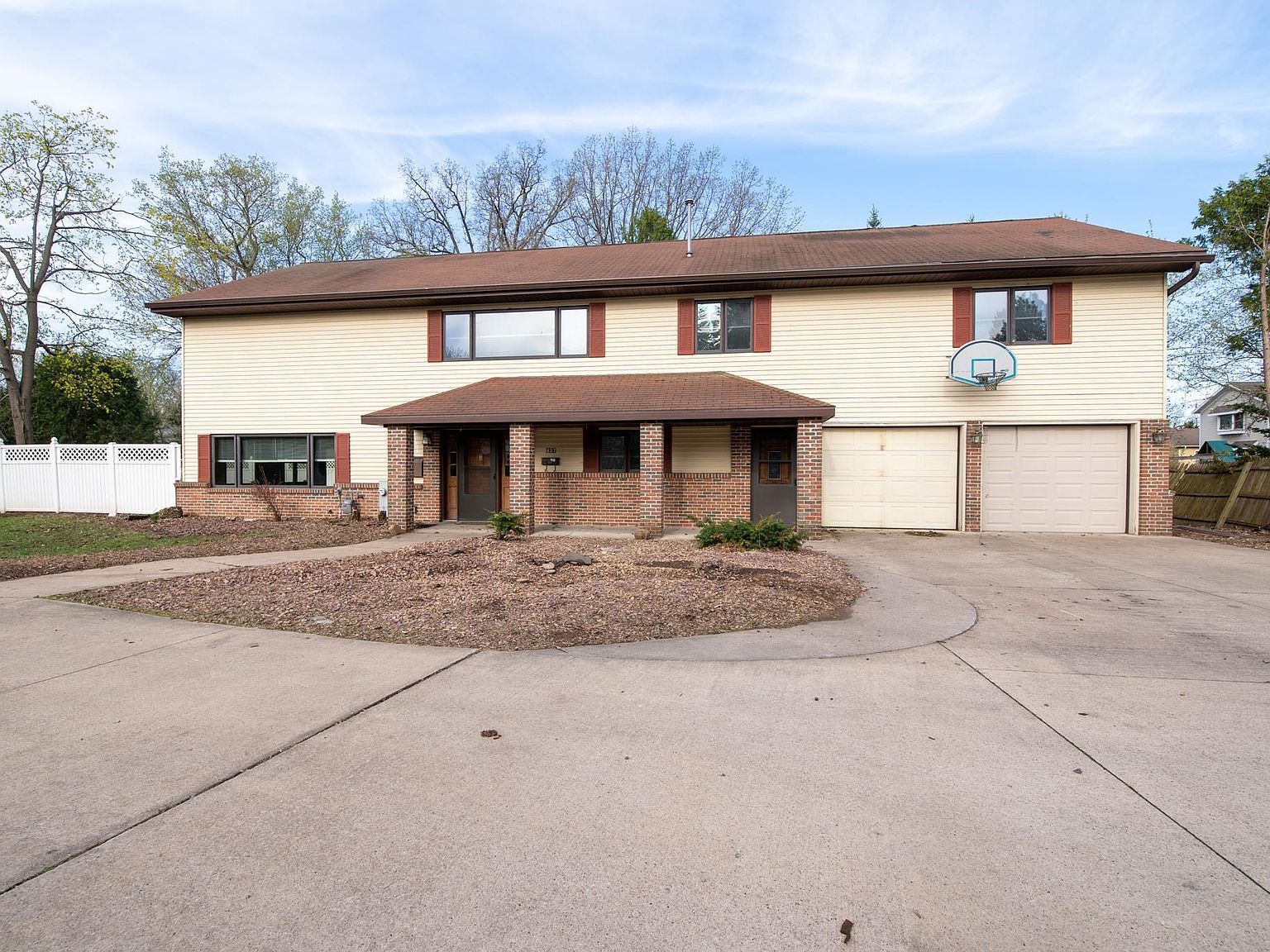 437 Hazel St, Oshkosh, WI 54901 Zillow