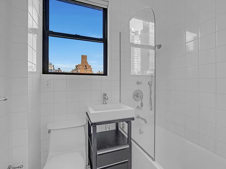 127 E 69th St #PENTHOUSE — Photo 9