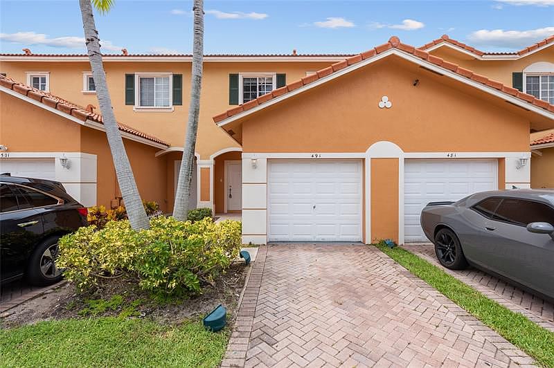 1st image of 491 Saint Tropez Ln