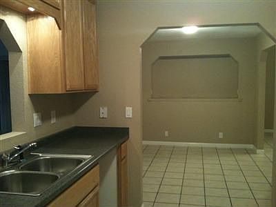 5th image of 150 E Gibson St