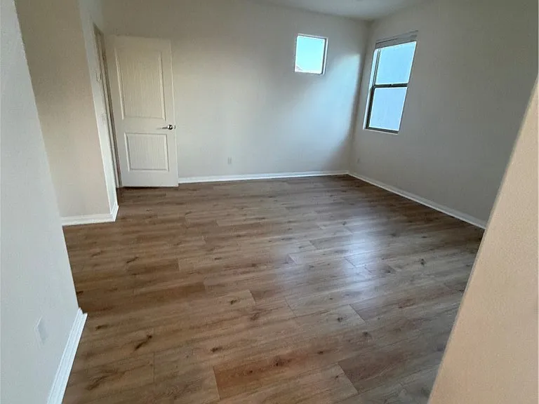 1446 E Laurelwood Dr — Photo 9