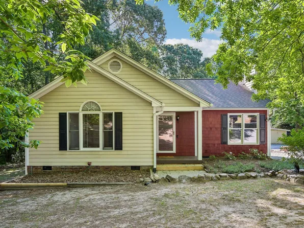 512 Rockvale Ct, Benson, NC 27504