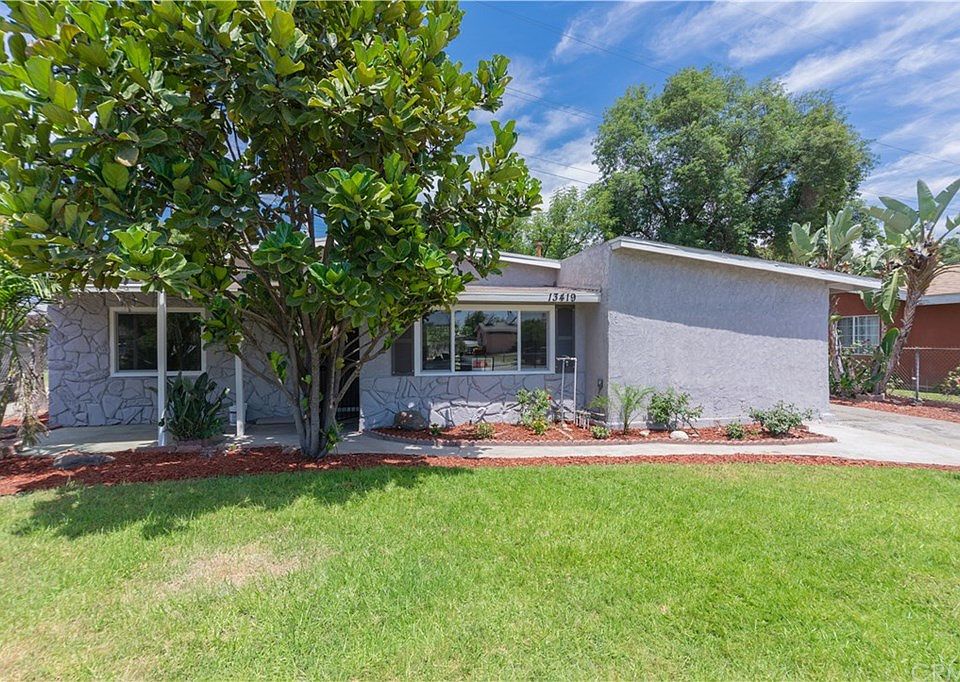 1st image of 13419 Dunia St