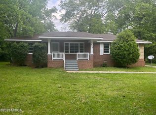 1573 Colonial Dr, Macon, GA 31204