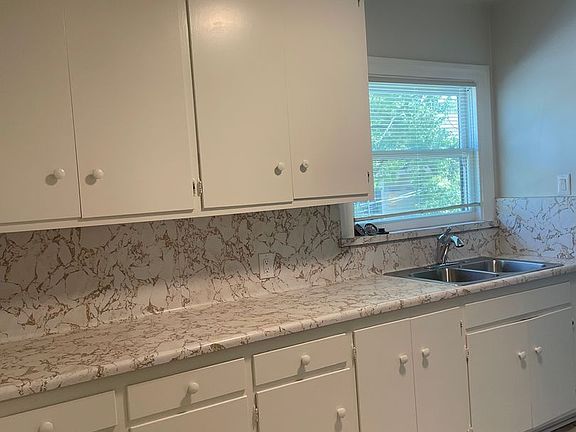 3rd image of 817 27th St APT C