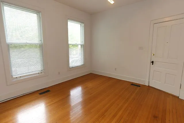 1111 W Roscoe St #2 — Photo 7