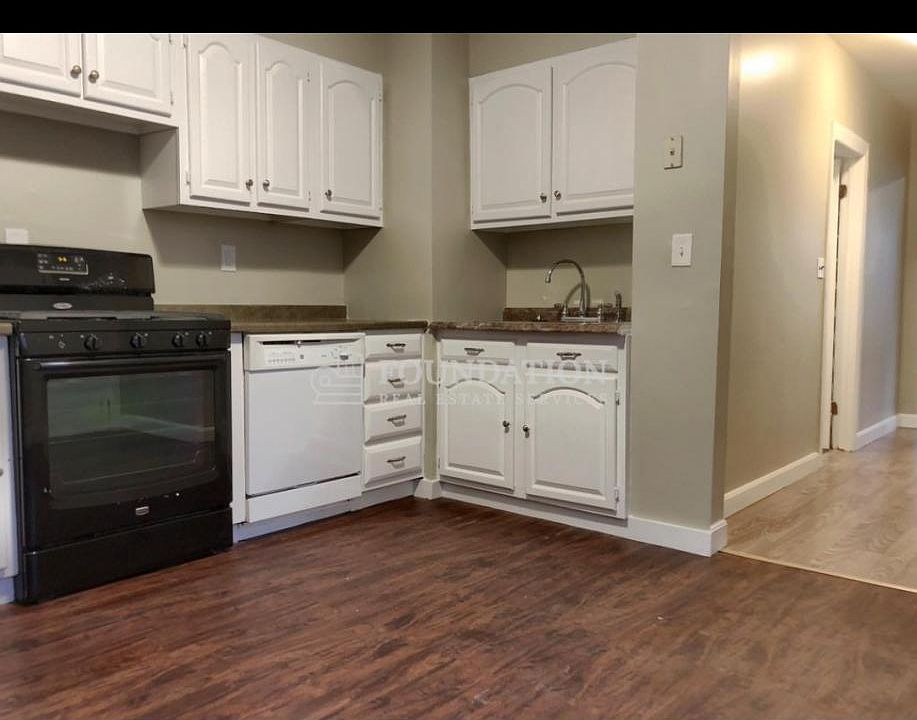 1st image of 41 Gillooly Rd #1