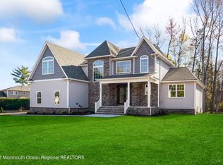 111 Gordons Corner Rd, Manalapan, NJ 07726