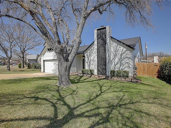 5th image of 16354 Edgemere Dr
