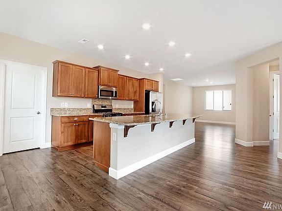 4th image of 18521 20th Avenue Ct E