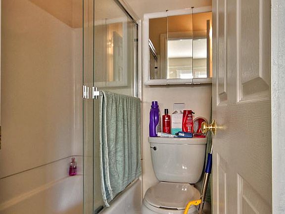 3rd image of 219 Ramona St APT 4