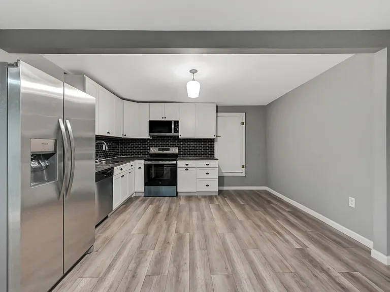128 E Broad St #B — Photo 21