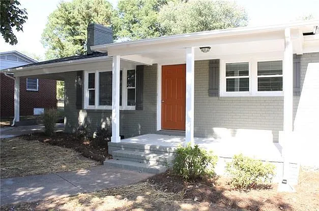 3 bed, 1120 sqft, $1,590 — Photo 2