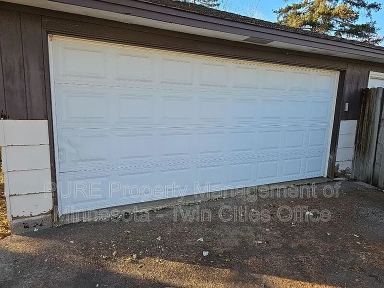 1617 Flag Ave N — Photo 23