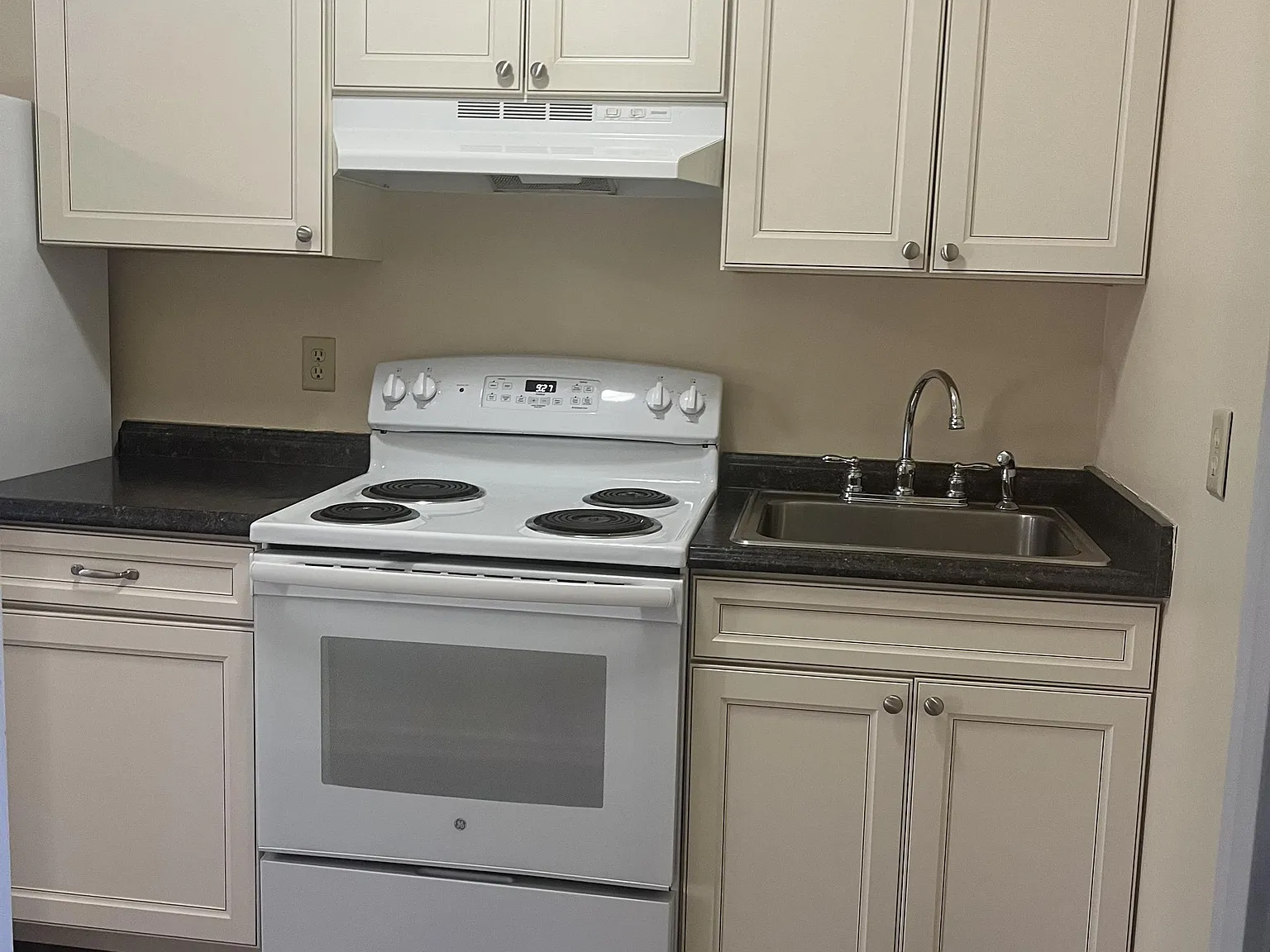 30 Turner Drive - Unit... — Photo 3