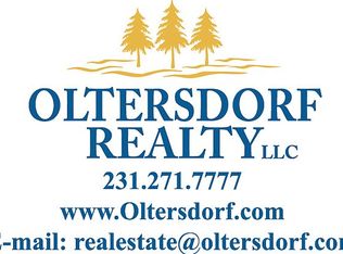 564 S Woodsmoke Dr, Lake Leelanau, MI 49653