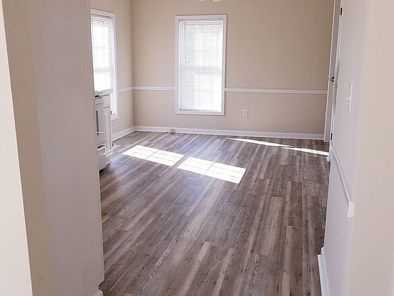 3rd image of 9364 Holbrook Dr