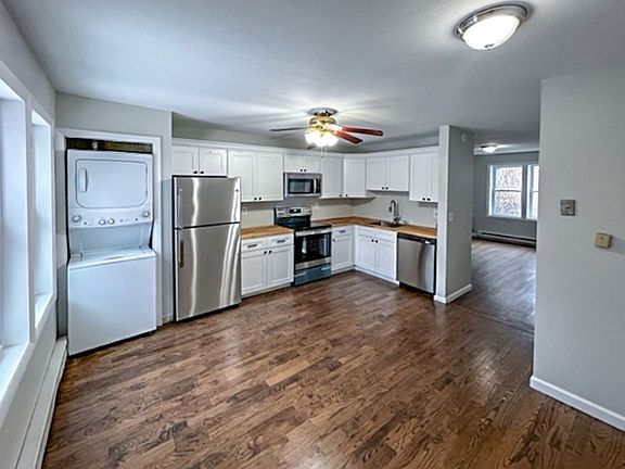 5th image of 11-15 Dickerman St #17