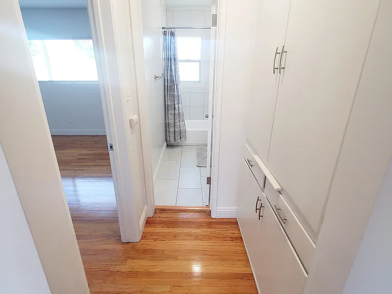 330 Orizaba Ave #4 — Photo 12