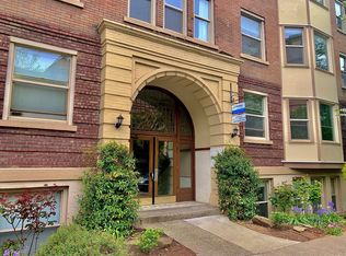 MOVE-IN SPECIAL: ONE MONTH FREE RENT | Rialto Court Apartments, Seattle, WA 98122