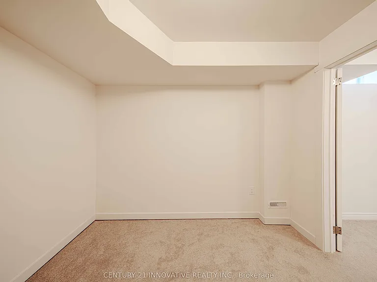 2057 Horace Duncan Cres #BASEMENT — Photo 21