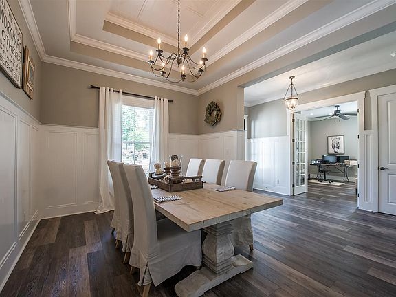 3rd image of 4623 Forest Ridge Dr