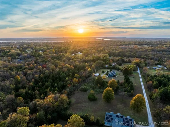 2 S 321st East Ave, Coweta, OK 74429