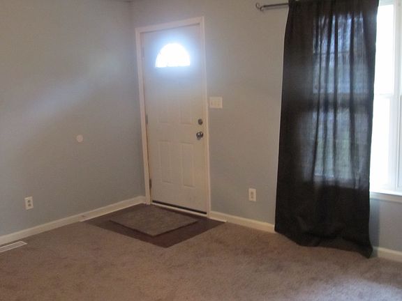 3rd image of 282 Fritz Cir