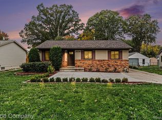 2836 Woodelm Dr, Rochester Hills, MI 48309