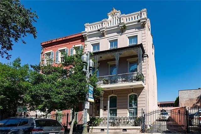 1st image of 842 Camp St APT 5