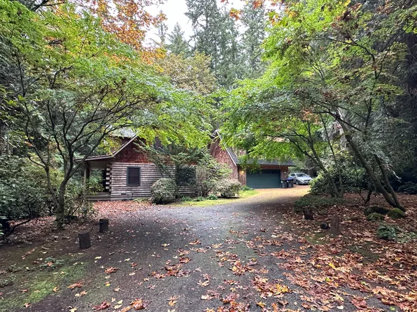 10046 Mandus Olson Rd NE, Bainbridge Island, WA 98110