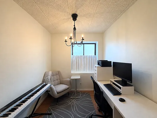 Office, photo 2