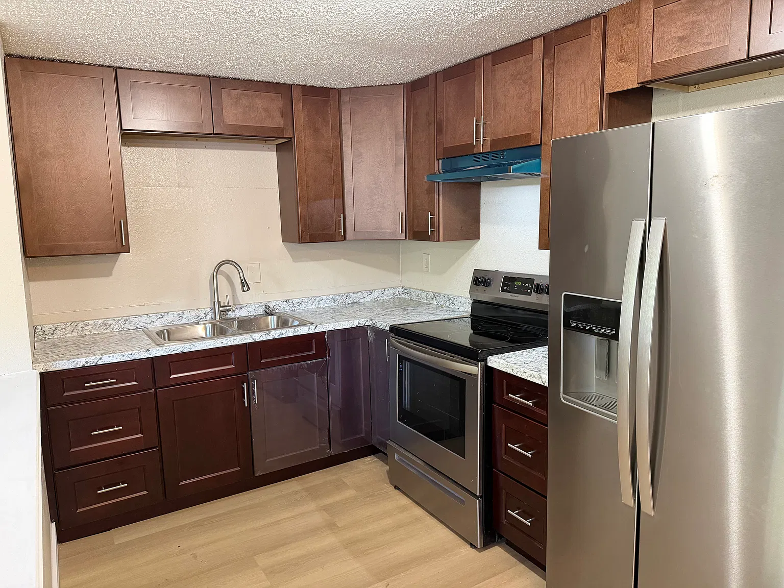 1 bed, 578 sqft, $1,200 — Photo 3