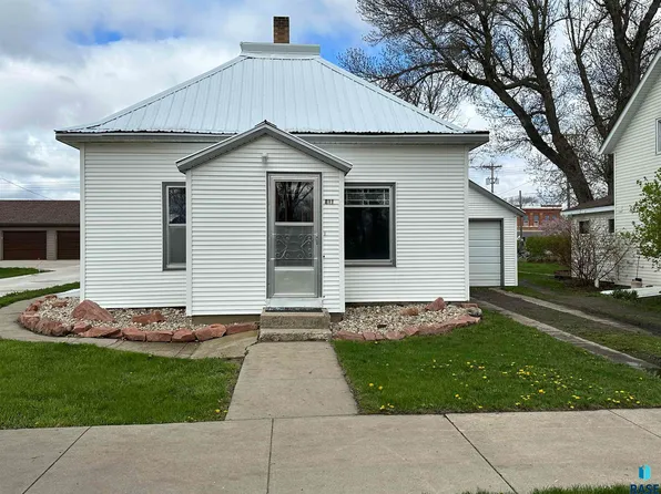 811 Mechanic St, Edgerton, MN 56128